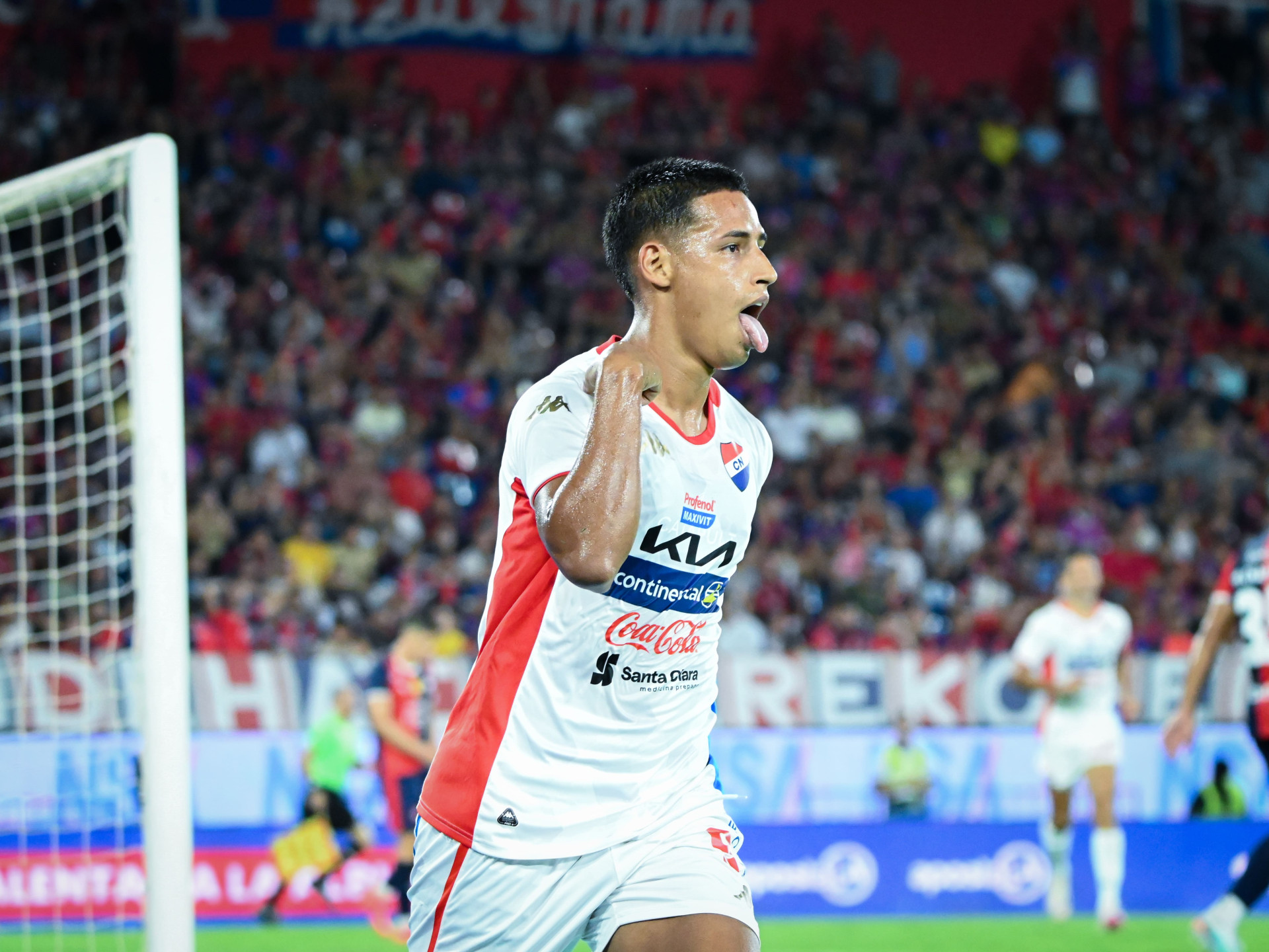 Nacional sigue en busca del Clausura en su visita a Luqueño.